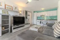 Charming 1-Bedroom Apartment with Ocean Views in Costa Adeje - 3-Sterne