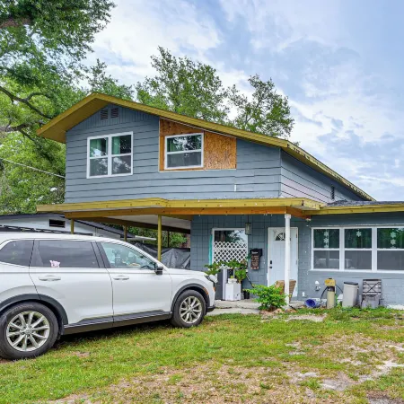 Private Deck, Workspace! Bradenton Stay Near Dtwn