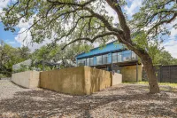 Sleek Home w/ Pool Overlooking Canyon Lake! - 4-Star