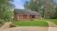 Poolside Paradise by Avantstay Waterfront Home + Pool + Spa Dock + Game Room Near Hiking - Balkoner