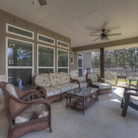 Crazy Horse-close to Canyon Lake Marina!