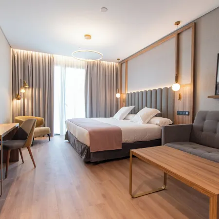 Hotel Giralda Center