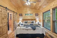 Bearly Behaving 1 Bedroom Cabin - Chalets
