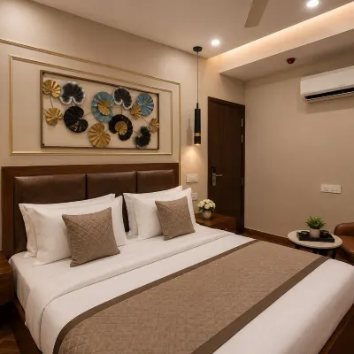 Qotel Comfort Oasis Rajouri Garden Hotels near Pashim Vihar