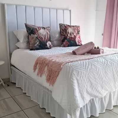 Room-cozy Guest Room With Private Facili Отели рядом с достопримечательностью «Выставочный комплекс Ticketpro Dome»