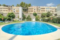 Lalq13 Stunning Frontline Golf 3 Bed Apt - 4-Star