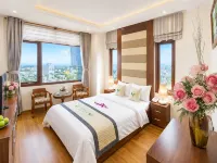 MOONLIGHT Hotel - City CENTER near Dragon Bridge, High floor with City View, River View - bar