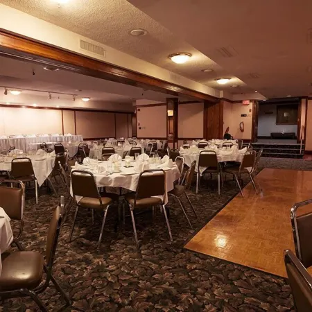 Travelodge by Wyndham Winnipeg Airport West