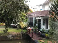 Villa Asri Kuningan - Villas