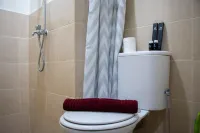 Comfort 2BR at 28th Floor Podomoro Golf View Apartment By Travelio - 3-Star