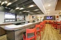 Holiday Inn & Suites CALGARY AIRPORT NORTH by IHG - Bar