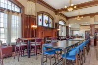 Drury Inn and Suites St Louis Union Station - breakfast
