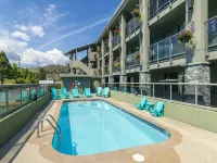 Accent Inns Kamloops - مسبح