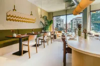 The Social Hub Porto - breakfast