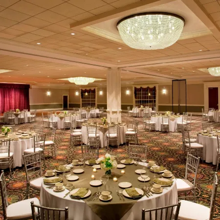 Sheraton Greensboro at Four Seasons