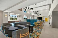 Hampton Inn & Suites by Hilton Corona - 2-Star