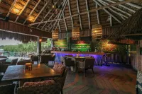 Embajada Universal by la Eufemia Group - Baarit