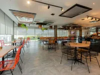 Ibis Vitoria Aeroporto - พร้อมอาหารเช้า