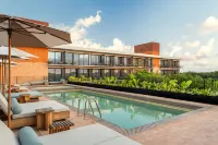 Moxy Tulum - Rooftop Pools