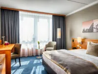 نزل هوليداي مطار كولونيا بون Hotels near محطة مترو رات هيومار