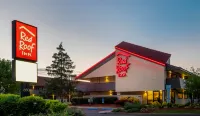 Red Roof Inn Edison - parking