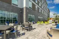 Home2 Suites by Hilton Fort Wayne North - parking