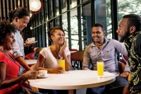 Holiday Inn Express PORT MORESBY by IHG - bar