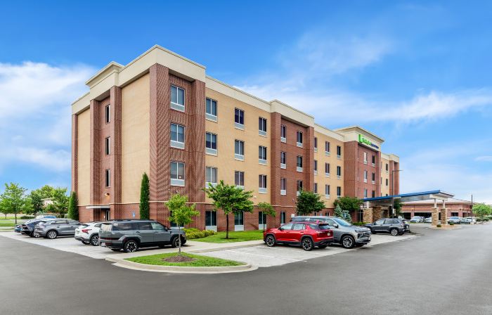 Holiday Inn Express & Suites ST. LOUIS - CHESTERFIELD by IHG