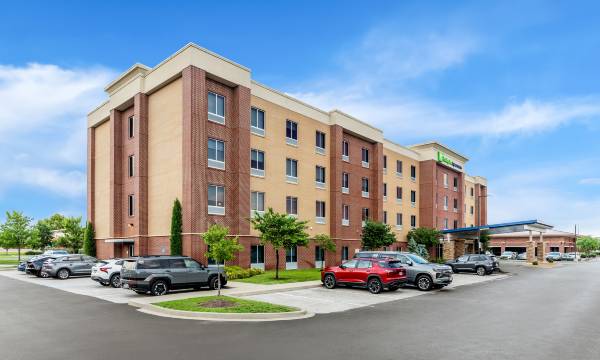 Holiday Inn Express & Suites ST. Louis - Chesterfield by IHG