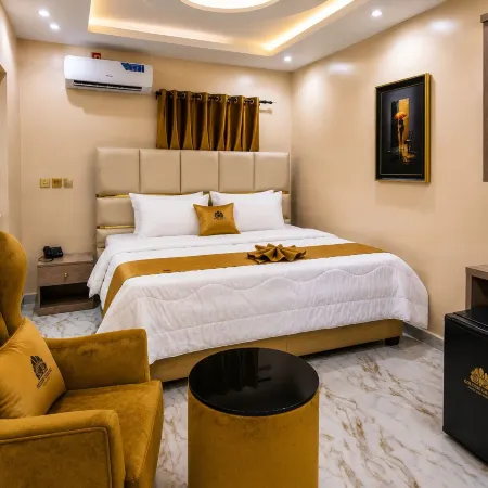Golden Garden Hotel & Suites
