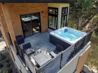 Secluded modern cabin with hot tub - Chalets
