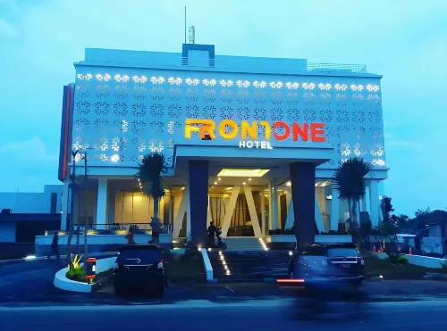 Front One Hotel Pamekasan Madura - Wifi