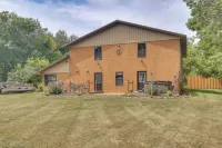 Waterfront Pelican Lake House w/ Dock - 2 estrellas