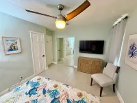 Pompano Vibes Beach Apartments - Beach