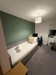 Reading Retreat – 1 Bed with Private Parking - 4 estrellas