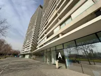 2BR Las Condes - Parking, Indoor Pool & Laundry - 2성급