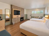 Stargazer Inn and Suites - Beach