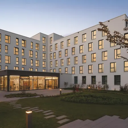 Super 8 by Wyndham Augsburg