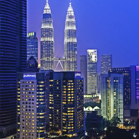 Pullman Kuala Lumpur City Centre Hotel & Residences Отели рядом с достопримечательностью «Торговый центр Starhill Gallery»