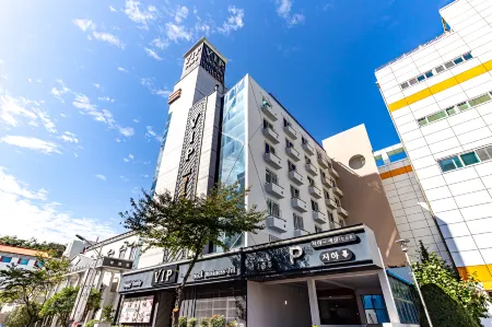 VIP Hotel Mokpo Отели рядом с достопримечательностью «Mokpo Gatbawi Rock»