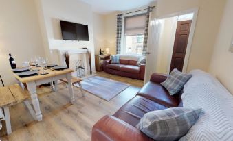 StayZo Westminster Stylish House Accommodation - Housity