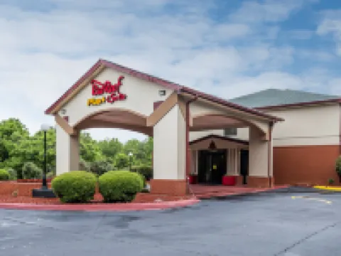 レッド ルーフ イン プラス + & スイーツ オペライカ オペライカのホテル