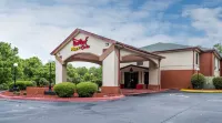 Red Roof Plus+ & Suites Opelika