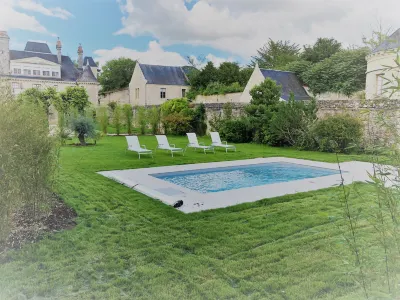 Cottage de la Tour - Duplex Troglodyte of 100 m² Hotel dekat Château d'Azay-le-Rideau