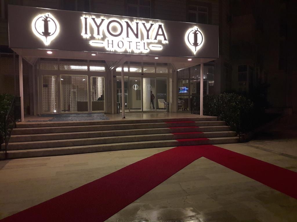Iyonya Hotel