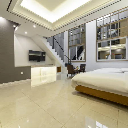 Hwasun the One Business Hotel