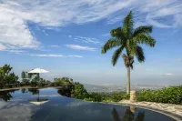 Strawberry Hill - Swimmingpools