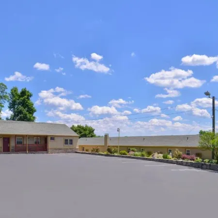 Golden Hill Inn-Danbury