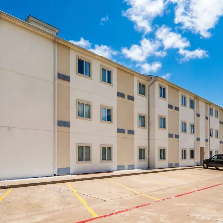 Motel 6 Cleburne, TX