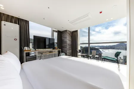 Eldia Hotel Отели рядом с достопримечательностью «Aeyangwon History Hall»